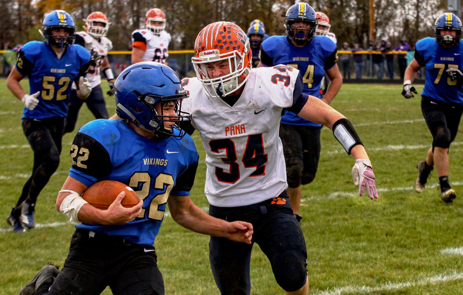 Pana at Tri-Valley Zach Woodring running with ball